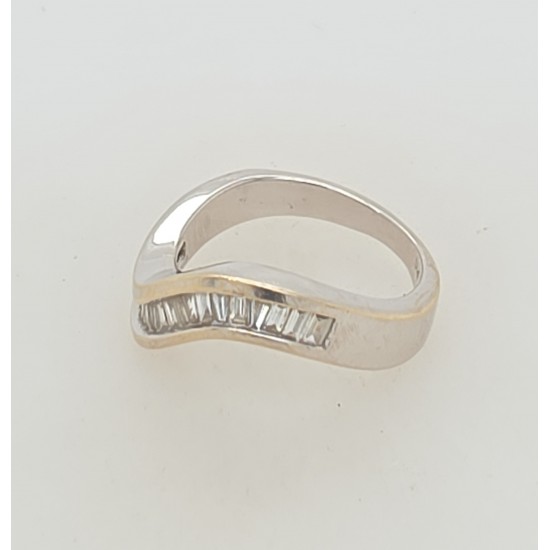 Pre Owned 18ct White Gold Diamond Twist Eternity Ring ZB212